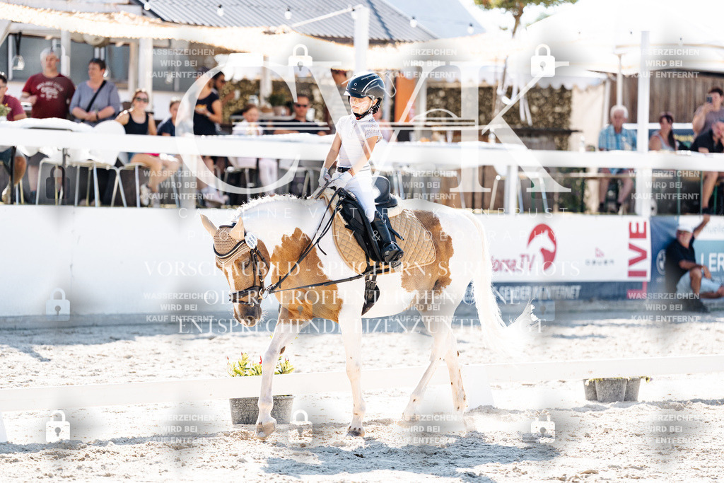 CK903326 | Turnierfotografie Pferdefotografie Trier Rheinland-Pfalz Pferdesport Reitsport Tierfotografie Sportfotografie Pferdevideo Pferdevideografie Equestrianvideography equestrianphotography  - Realisiert mit Pictrs.com