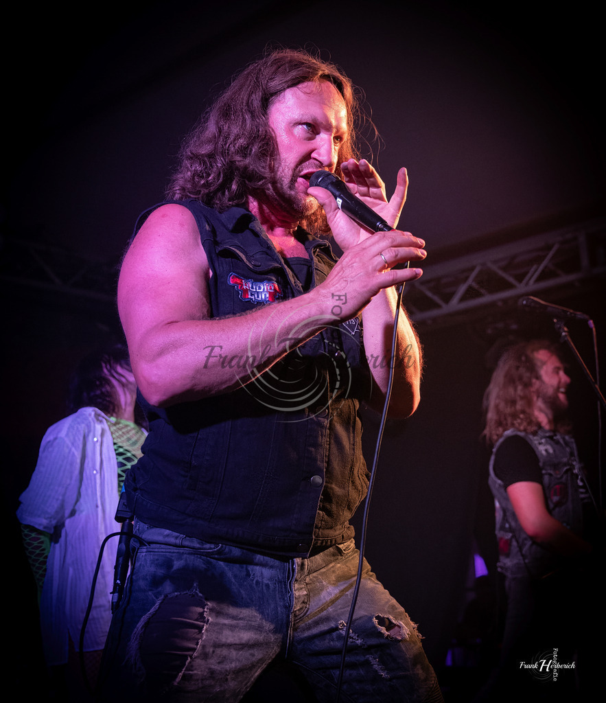 Audio Gun / Rosenberg / 18.07.2025 | Frank Herberich Fotografie, Frank Herberich, Fotografie, Hochzeit, Portrait, St. Peter Ording, Ording, Westerhever, Nordsee, Frank Fotografie, Hardheim,  Odenwald,Walldürn, Band,Eventfotografie - Realisiert mit Pictrs.com