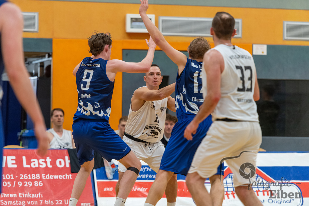 Wattworms Edewecht-Lions Ofenerdiek | Wattworms Edewecht (weiß)-Lions Ofenerdiek (blau) am 22.02.2026 in Edewecht (Heinz-zur-Jührden-Halle); Photo: Philip Eiben 2025 - Realisiert mit Pictrs.com