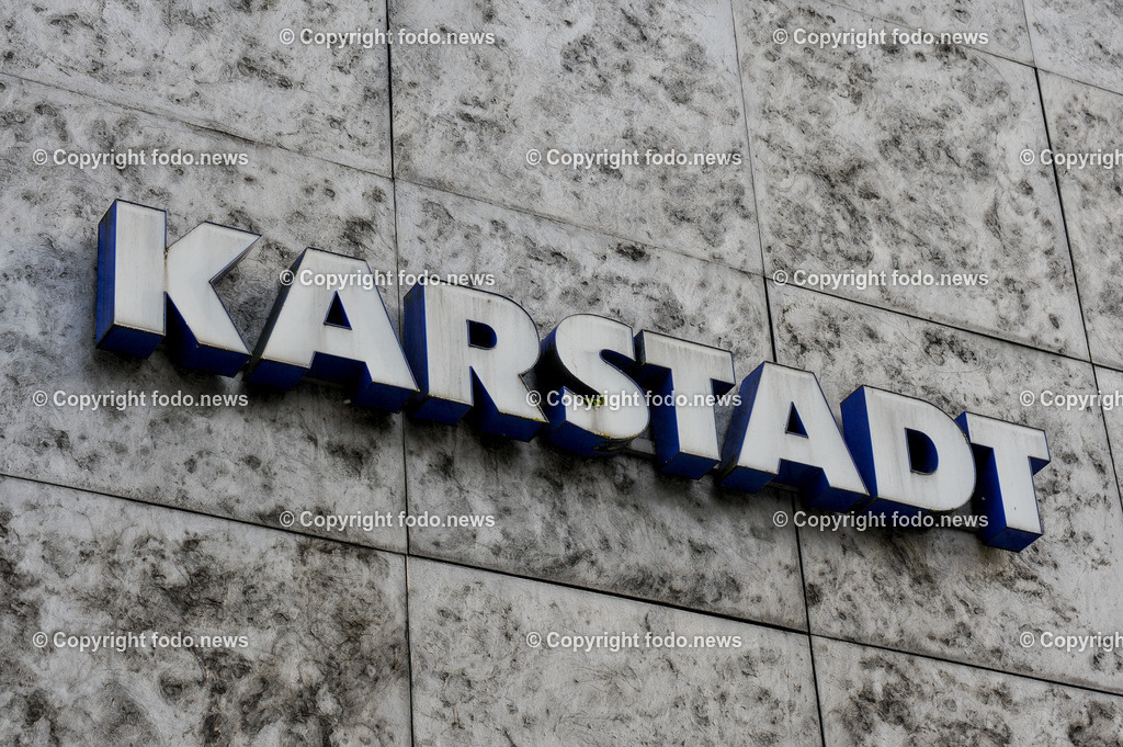 Deutschland_ Baden-Wuerttemberg_ Esslingen am Neckar_ 06.01.2025-14 | 06.01.2025, Deutschland, GER, Baden-Wuerttemberg, Esslingen am Neckar, im Bild Themenbild, Stadtansichten, Karstadt, Galeria, Fashion, Bekleidung, Mode, Handel, Einzelhandel, Schmuck, Uhren, geschlossen, Konkurs, Schild, Logo, Feature, Symbolbild