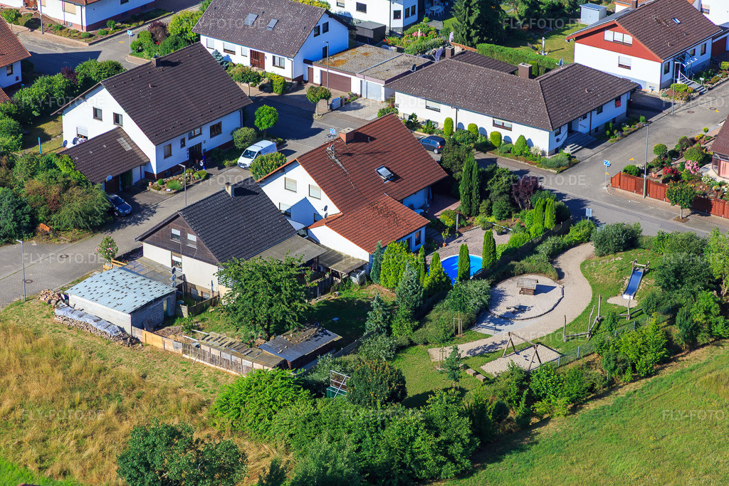 Luftbild: Spielplatz Im Holderbusch in Minfeld im Bundesland Rheinland-Pfalz in Deutschland. Foto: IMG_083100.jpg vom 26.06.2015 durch Werner Riehm/FLY-FOTO.de