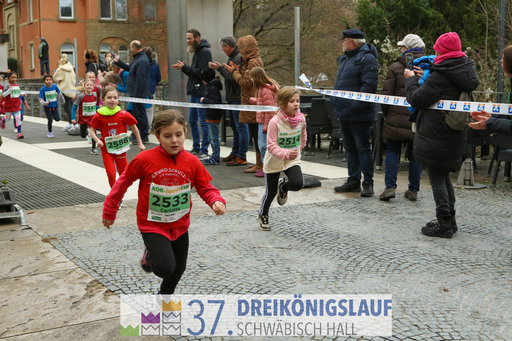 AOK JuniorCup 400m | 3Koenigslauf 2023 - Realisiert mit Pictrs.com