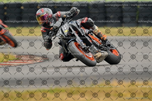 25bt05-1542 | markuskiefer.com - Realisiert mit Pictrs.com