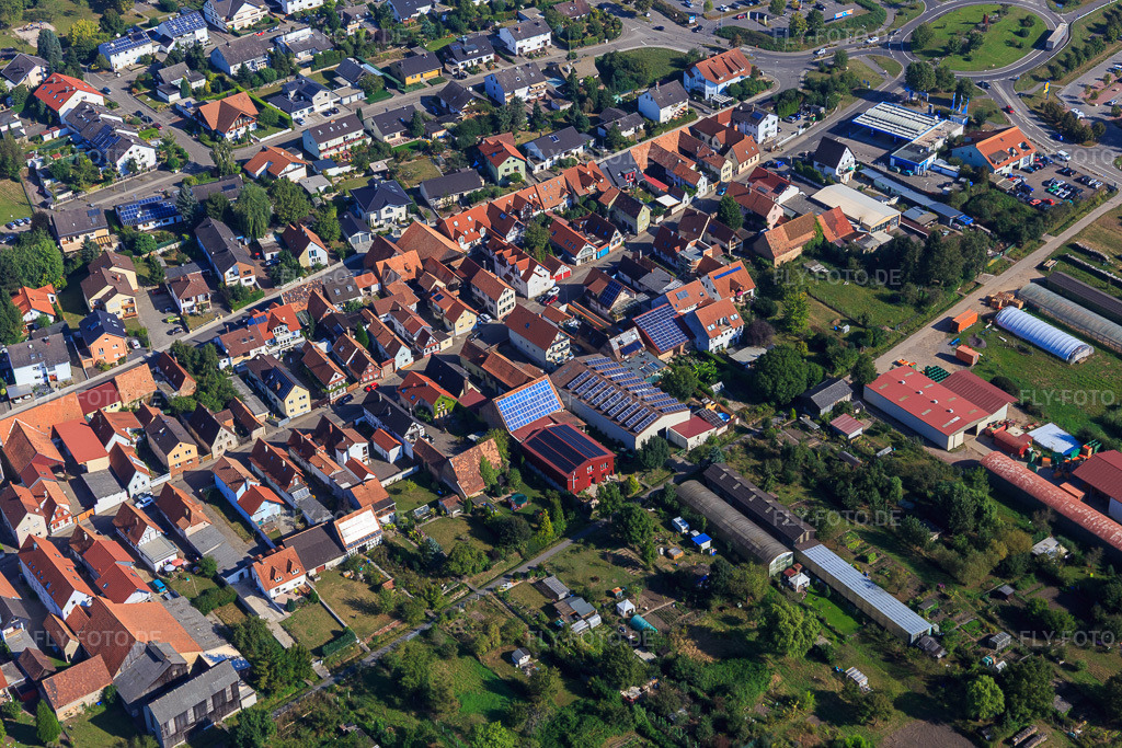 Luftbild: Landwirtschaftliche Hallen am Ettenbaum in Kandel im Bundesland Rheinland-Pfalz in Deutschland. Foto: IMG_094970.jpg vom 24.09.2016 durch Werner Riehm/FLY-FOTO.de