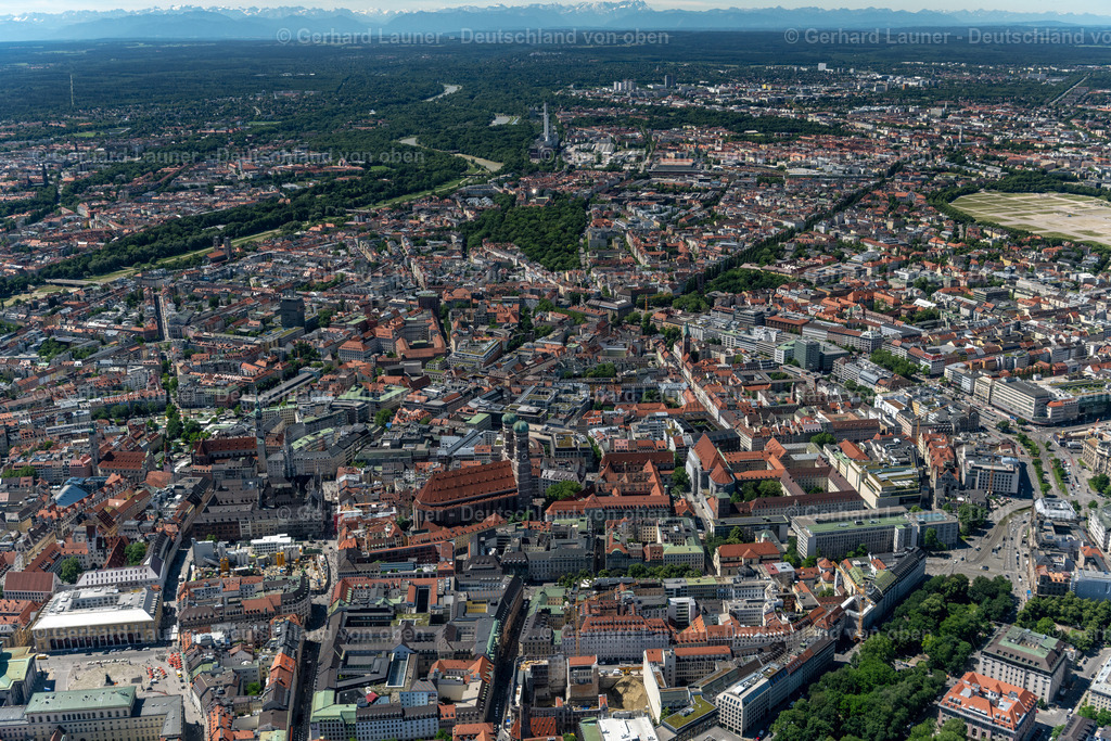 4031123 | MüNCHEN 12.06.2020 Stadtzentrum im Innenstadtbereich im Ortsteil Altstadt in München im Bundesland Bayern, Deutschland. Weiterführende Informationen bei: Landeshauptstadt München,  Stadtwerke München GmbH. // The city center in the downtown area in the district Altstadt in Munich in the state Bavaria, Germany. Further information at: Landeshauptstadt Muenchen,  Stadtwerke Muenchen GmbH. Foto: Gerhard Launer