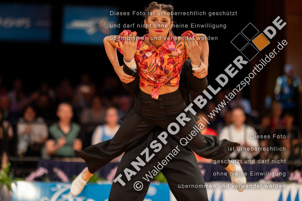 20230812-15335 | Hier finden Sie Tanz Bilder vom Latein und Standard Formationen tanzen. Sportbilder vom Tanzsport. Schöne Fotos und von Weltmeisterschaft, Europameisterschaft, Bundesliga, Regionalliga, Oberliga und Landesliga sowie von GOC Stuttgart, DanceComp, WM Bremen