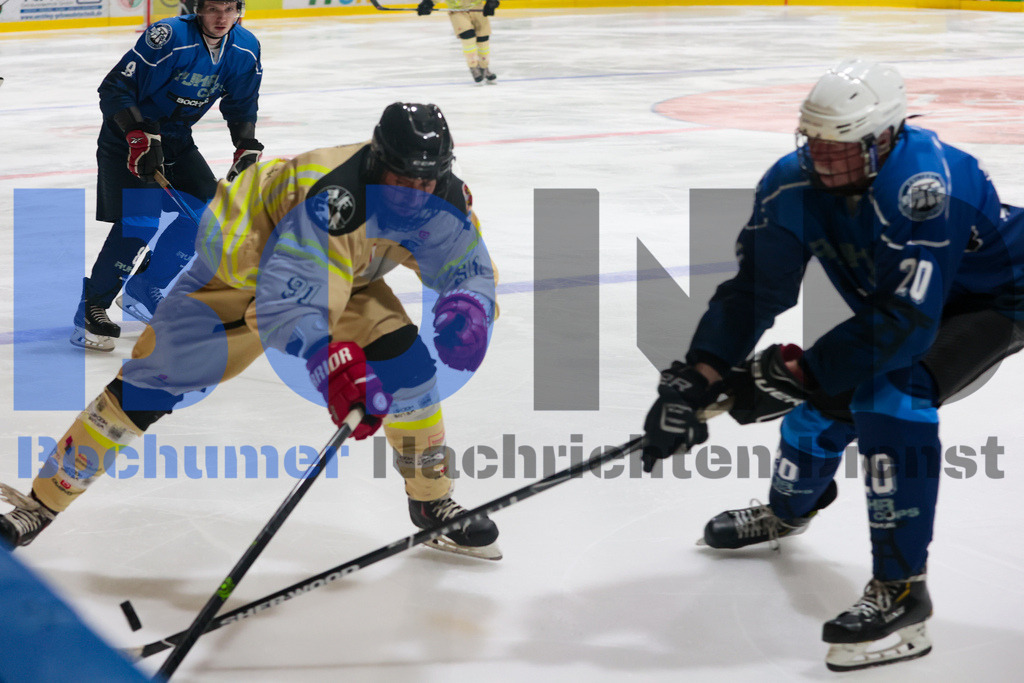 Benefiz-Eishockeyspiel der Polizei Bochum gegen die feuerwehr Duisburg {date} -  | {headline}



(Foto: Sebastian Sendlak / BOND)

 - Realisiert mit Pictrs.com
