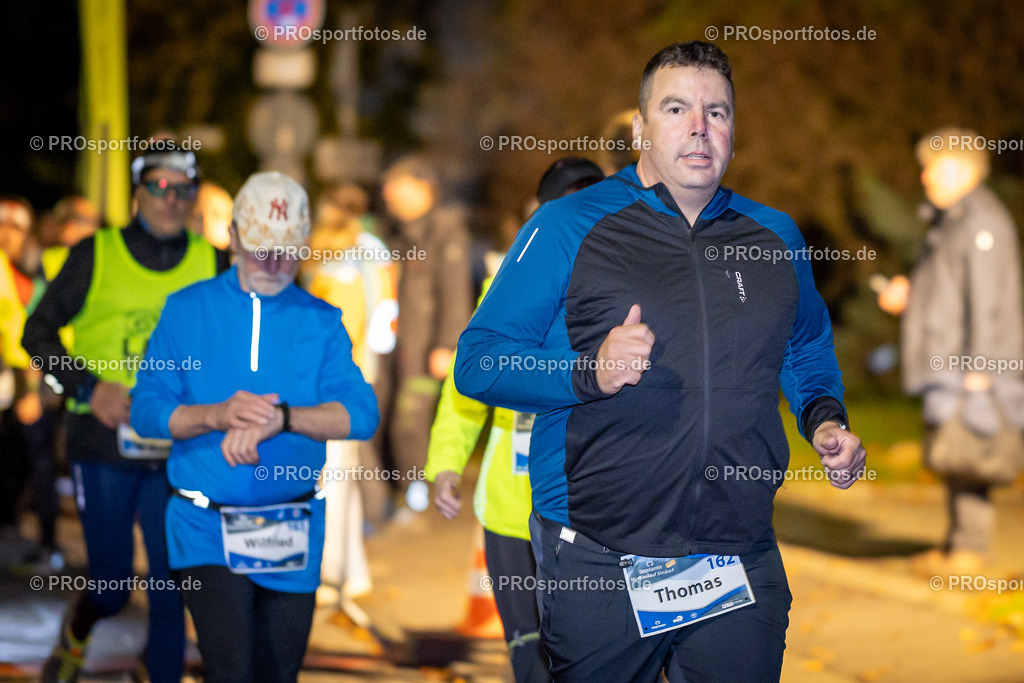 Martinslauf Sindorf 2023 in Kerpen-Sindorf, 09.11.2023 | Impressionen vom Martinslauf Sindorf 2023 am 09.11.2023 in Kerpen-Sindorf (Nordrhein-Westfalen).