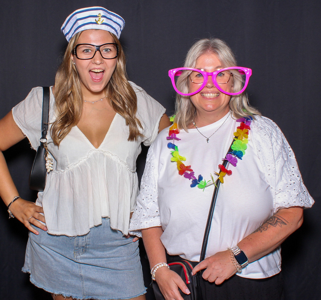 top-top.de-250628-052 | Foto, Video, Fotografie, Videografie, Fotobox, DJ, Discjockey, Musik, Musikbox, Veranstaltung, Photobooth, Amazon, Ebay, Buchtipp, Bestseller, Autor, Verlag, Buch, Wesel, Hamminkeln, NRW, Dinslaken, Rees, Drohne, Hochzeit, Party, Fotobox, Wesel, Fotograf