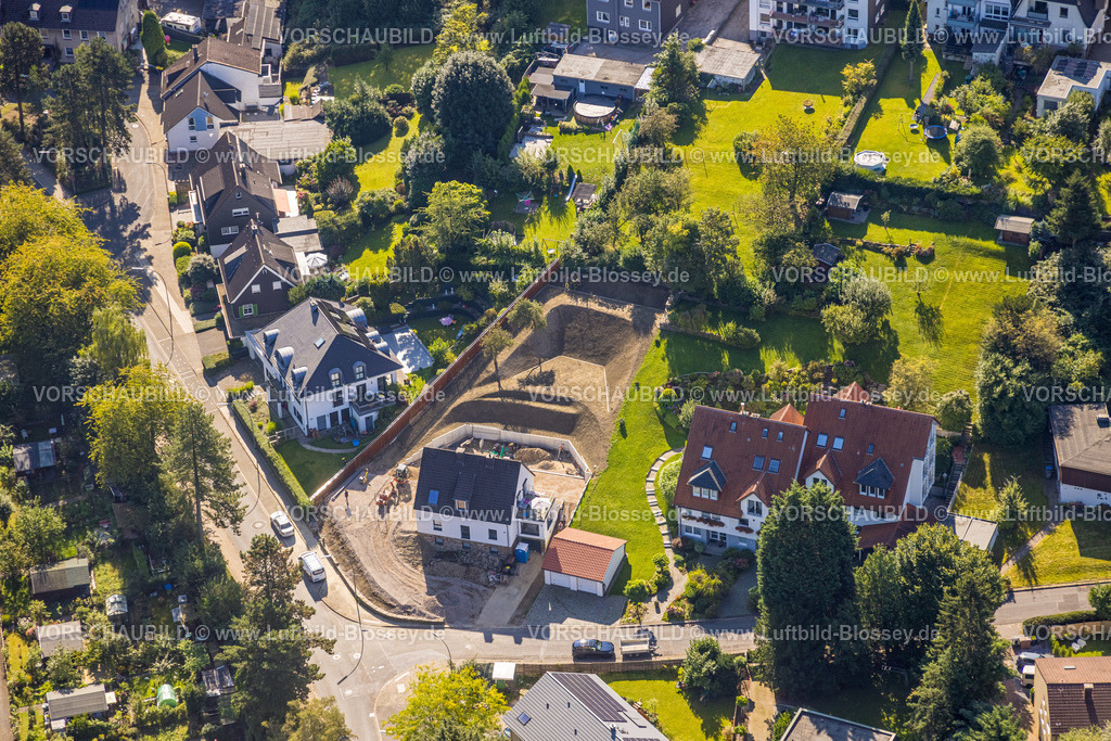 Velbert240812405 | Luftbild, Wohnhaus mit Baustelle, Velbert, Ruhrgebiet, Nordrhein-Westfalen, Deutschland