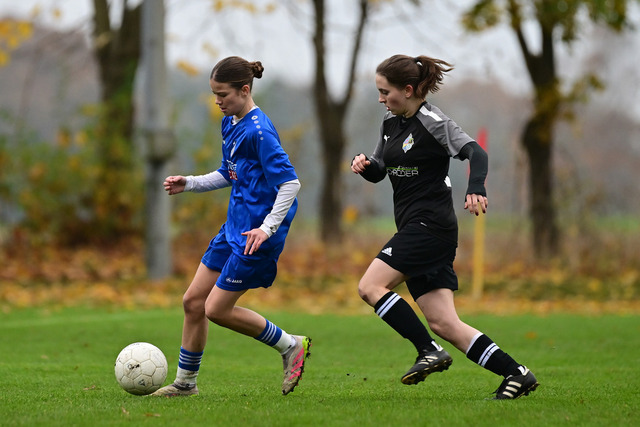 Fußball I Juniorinnen I Saison 2025-2026 I Niedersachsenpokal I Viertelfinale I JFV A-O-B-H-H - FC Rosengarten I 32665 | Der Sportfotograf. - Realisiert mit Pictrs.com