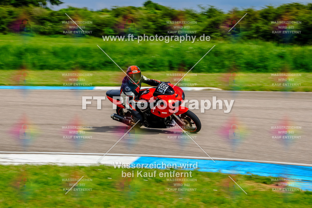 MotoTeam-9264 | Hier findet Ihr Bilder von Touristenfahrten auf der Nürburgring Nordschleife oder von anderen Veranstaltungen die ich besucht habe. Viel Spass beim Durch Schauen 