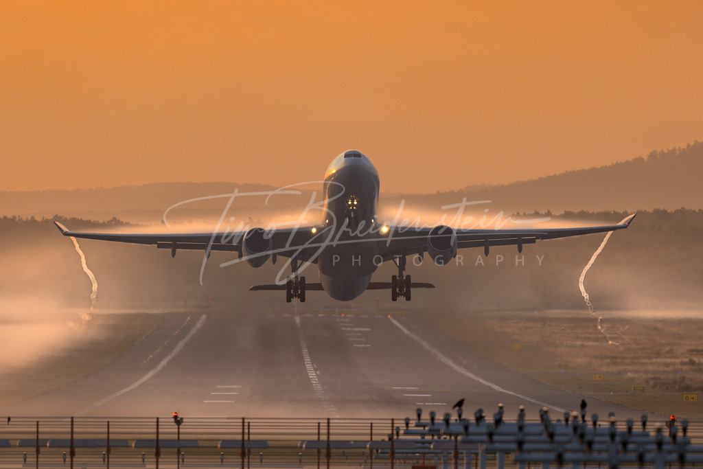 2N8A3115 | Buy high-quality aviation and travel photography prints by professional photographer Timo Breidenstein. Authentic images, professionally printed, worldwide shipping. - Realisiert mit Pictrs.com