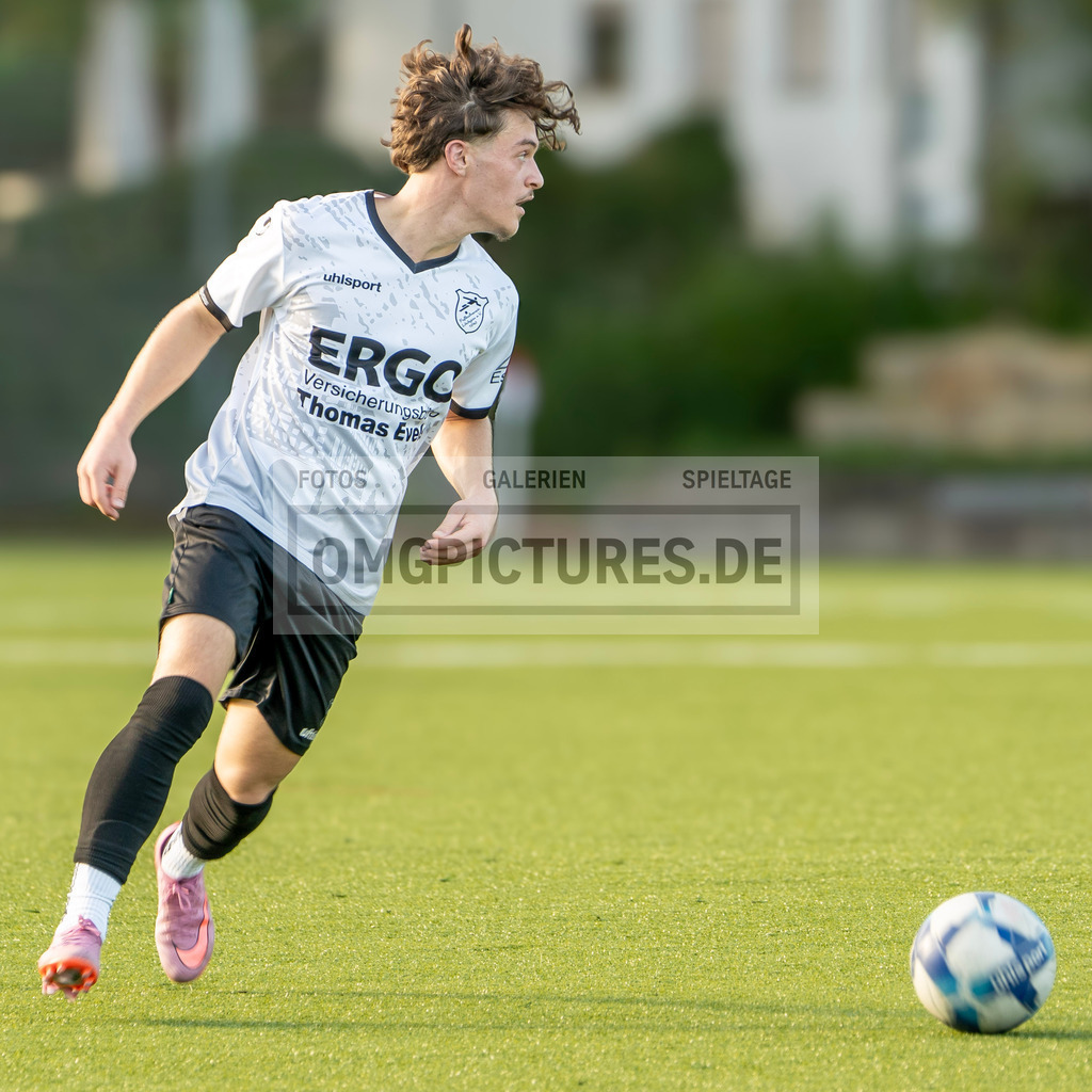 _OMG9825 | www.omgpictures.de, Sportfotograf, Verein, Fotograf, Baden Württemberg, Stuttgart, Heilbronn, omgpictures, Spieltag,  - Realisiert mit Pictrs.com