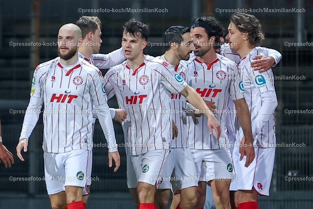 FKo26022601065 | 26.02.2026, Fußball, Landespokal Mittelrhein, SC Fortuna Köln - TSV Alemannia Aachen, Südstadion, Viertelfinale Bitburger-Pokal, Saison 2025 2026: Torjubel nach dem Tor zum 1:0 durch Torschütze Nico Thier&nbsp; (SC Fortuna Köln #07)    DFB regulations prohibit any use of photographs as image sequences and or quasi-video.