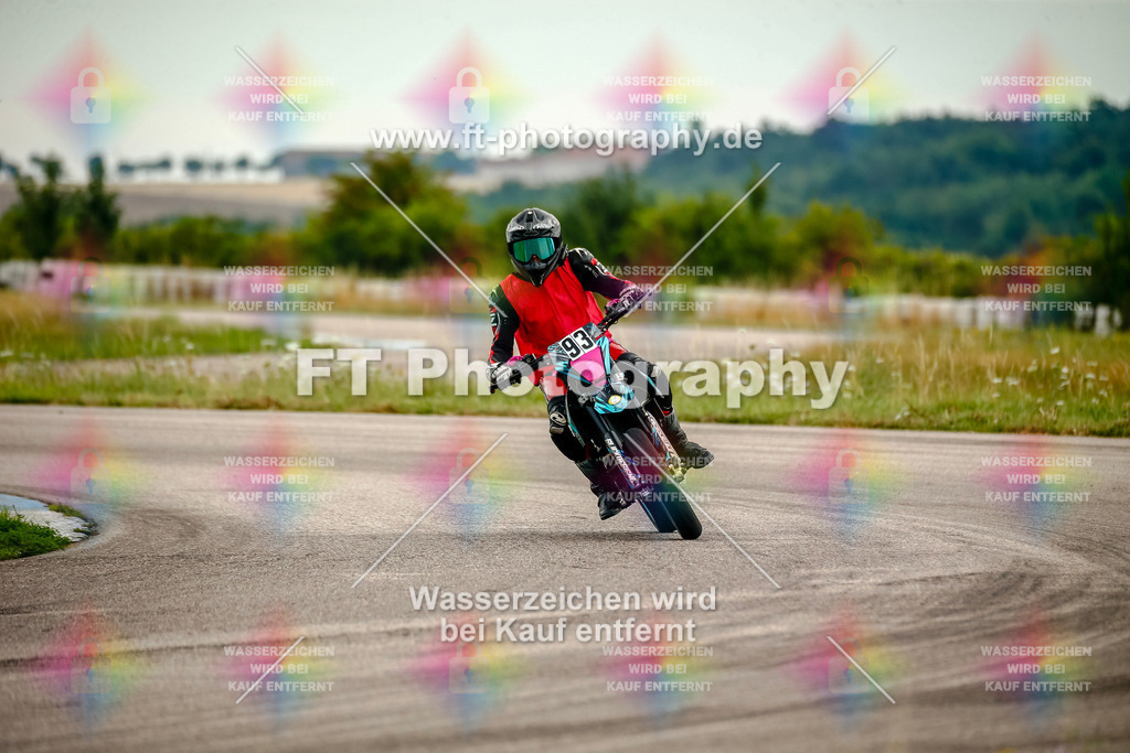 Chambley Juli-2110 | Hier findet Ihr Bilder von Touristenfahrten auf der Nürburgring Nordschleife oder von anderen Veranstaltungen die ich besucht habe. Viel Spass beim Durch Schauen 
