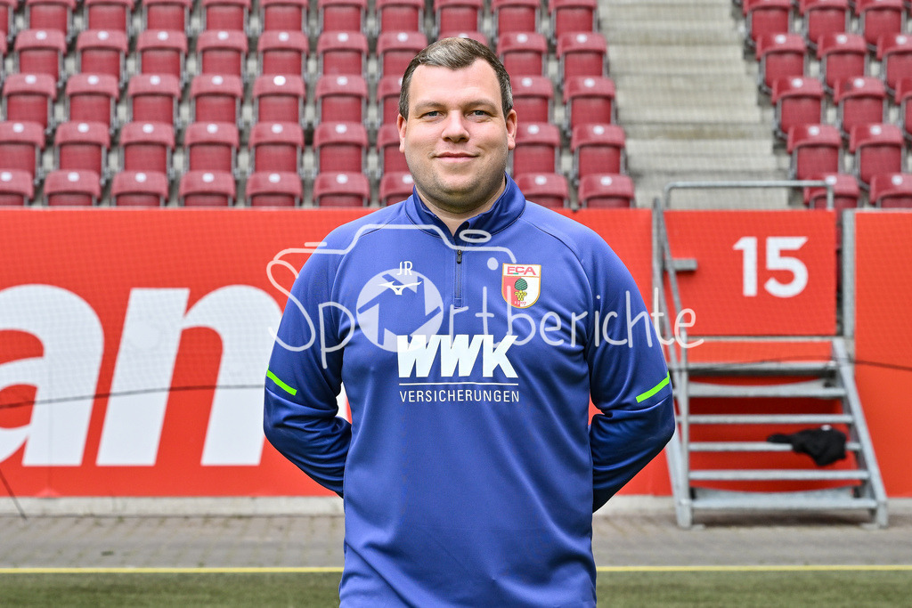FC Augsburg 2025/26 | Jan RECKORD / Einzelfoto / Freisteller / Media Day FC Augsburg: WWK-Arena am 06.08.2025