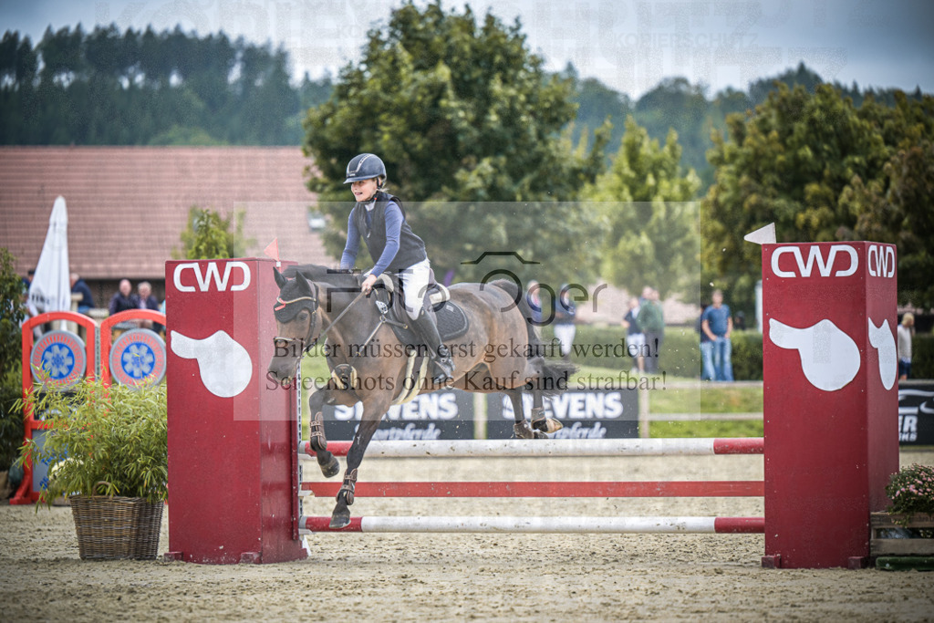 DOS_1016 | Entdecke hochwertige Reitturnierfotos von Foto Oger. Professionell, emotional und authentisch – jetzt Lieblingsmomente im Shop bestellen.Deutschlandweite Turnierfotografie. - Realisiert mit Pictrs.com