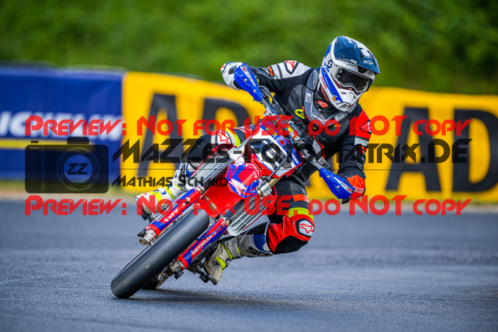 MaZZes_FotoMatrix_220528_1944 | Fotograf Mathias Schmid
Sportfotograf,
Eventfotograf,
Hochzeitsfotograf,
Portraitfotograf