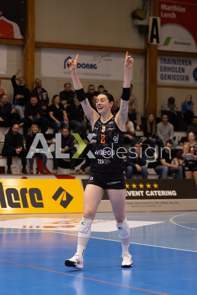 Volleyball I Frauen I Saison 2025-2026 I Volleyball NLA | Women I Round 16 I VC Kanti Schaffhausen - Viteos NUC I 31.01.2026 | 8 Attieh Gabrielle (CA) (Viteos NUC) – Außenangriff - Realisiert mit Pictrs.com