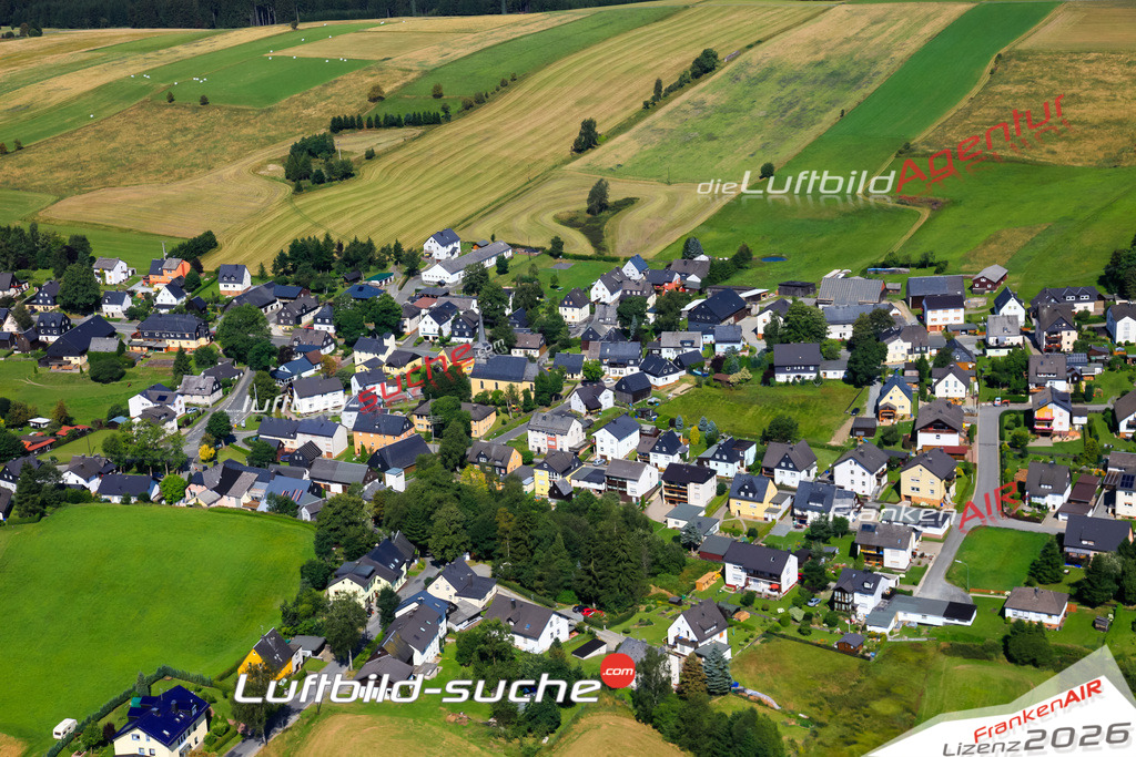 Die Luftaufnahme Haßlach - Teuschnitz wurde vom UL-Flugzeug (keine Drohne) aus fotografiert.Hohe Druck- Auflösung-die Geschenkidee!