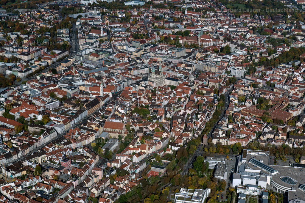 3703594 | LECHVIERTEL - ÖSTLICHES ULRICHSVIERTEL 13.10.2017 Stadtzentrum im Innenstadtbereich  in Lechviertel - Östliches Ulrichsviertel im Bundesland Bayern, Deutschland // The city center in the downtown area  in Lechviertel - Östliches Ulrichsviertel in the state Bavaria, Germany Foto: Gerhard Launer