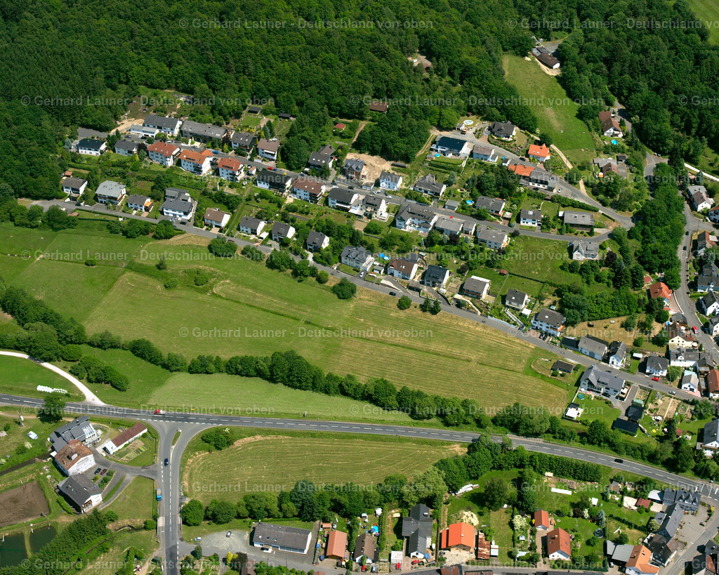 2611187 | RODENBACH 09.06.2006 Wohngebiet einer Einfamilienhaus- Siedlung  in Rodenbach im Bundesland Hessen, Deutschland // Single-family residential area of settlement  in Rodenbach in the state Hesse, Germany Foto: Gerhard Launer