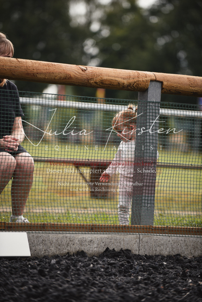 DSC_3790 | Pferde- und Turnierfotografie in Westsachsen. Pferdeportraits, Auftragszeichnungen und intuitive Kunst.