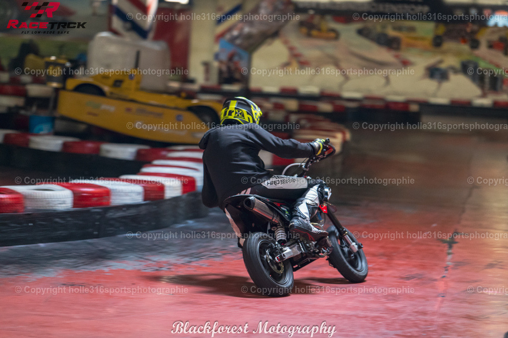 26_01_25racetrck.1318-6 | Sportfotografie , Motorsport, Motoross, Reitsport, Mointainbike, Enduro,
Landschaft , Outdoor, Eventfotografie, Landschaft, Bilder online bestellen - Realisiert mit Pictrs.com