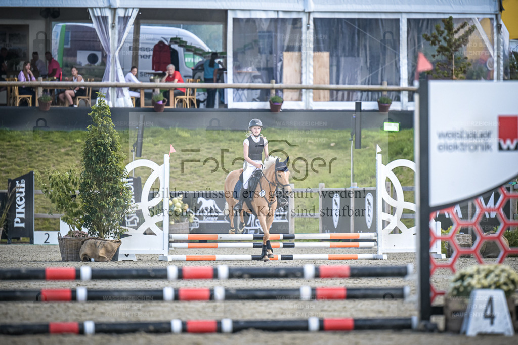 DOS_0840 | Entdecke hochwertige Reitturnierfotos von Foto Oger. Professionell, emotional und authentisch – jetzt Lieblingsmomente im Shop bestellen. - Realisiert mit Pictrs.com