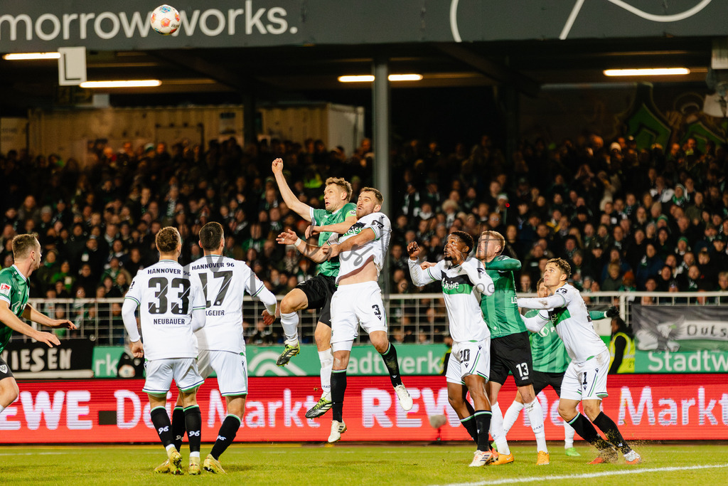 2. Bundesliga, Saison 2025/26, 15. Spieltag: SC Preußen Münster - Hannover 96 | Münster, 05.12.2025: 2. Bundesliga, 15. Spieltag, SC Preußen Münster gegen Hannover 96 im LVM-Preußenstadion in Münster. Foto: sportfotografie.ms | Markus Paletta - Realisiert mit Pictrs.com