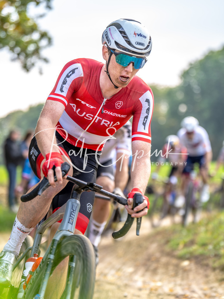 20251012_DSC03971 | Sportfotografie, Eventfotografie, Porträtfotografie, Radsport Fotograf, Triathlon Fotograf, Düsseldorf Fotograf, Köln Fotograf, Actionfotografie, Teamfotografie, Peoplefotografie, Business Portraits, Veranstaltungsfotografie, Reportagefotografie - Realisiert mit Pictrs.com