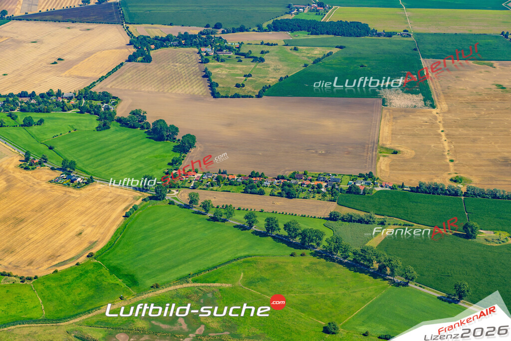 Schöne Luftaufnahme als Geschenk in  Blowatz - Die Luftbildaufnahme wurde 2025 vom UL-Flugzeug heraus erstellt ( keine Drohne ) - Hochauflösende Luftaufnahme -Nicht vergleichbar mit Google Maps oder Satelittenbilder- Die Geschenkidee !Mit Lizenz und Bildrechte bestellbar