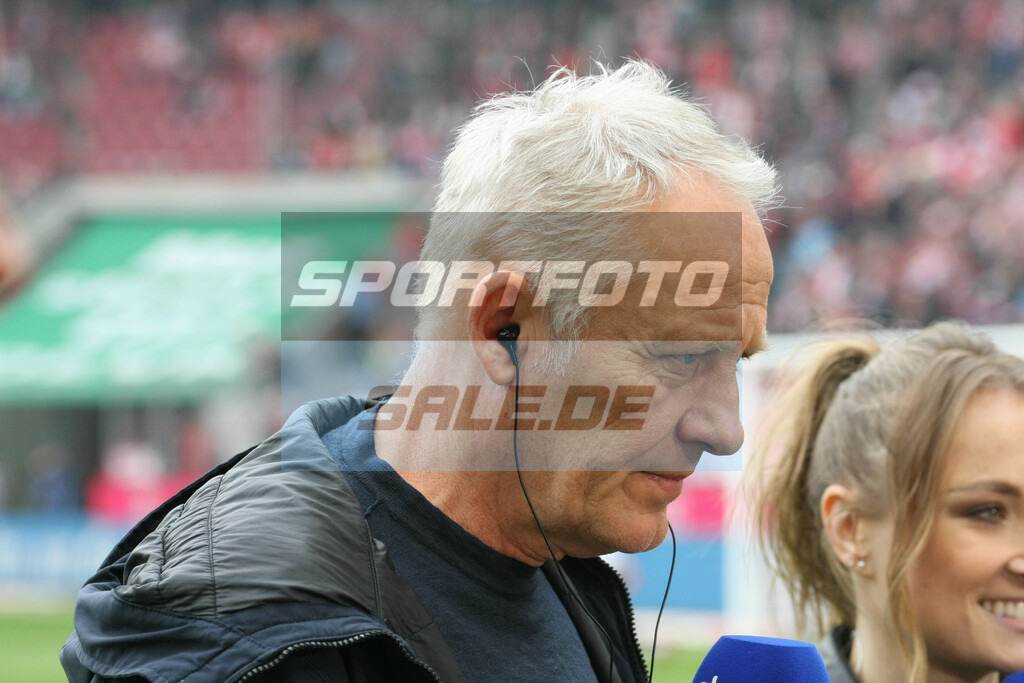 1. FC Köln - SC Freiburg | Freiburgs Trainer Christian Streich - © Sportfoto-Sale (MK) - Realisiert mit Pictrs.com