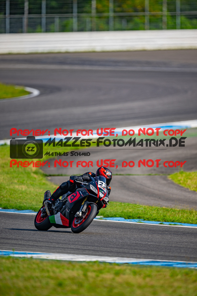 MaZZes_FotoMatrix_240702_6007705_2512 | ROT