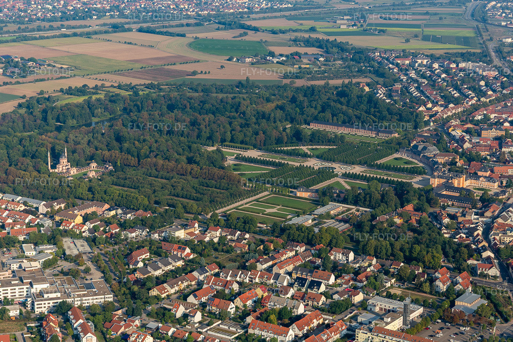 Luftbild: Schloßpark in Schwetzingen im Bundesland Baden-Württemberg in Deutschland. Foto: IMG_117235.jpg vom 25.08.2019 durch Werner Riehm/FLY-FOTO.de