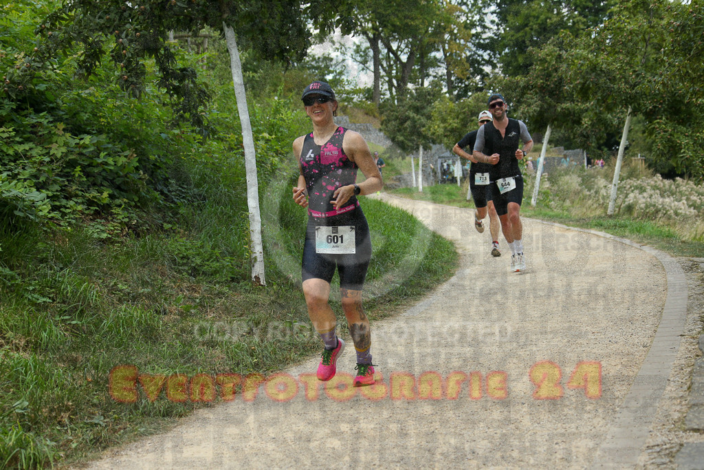 250824_1429_EX1_6395 | Sportfotografie im Rhein-Sieg Kreis, Köln, Bonn, NRW, Rheinland Pfalz, Hessen, etc. Unser Tätigkeitsfeld umfasst den Laufsport vom Volkslauf über den Marathon, Duathlon, Triathon bis zum Ultralauf wie Kölnpfad Ultra oder Schindertrail.