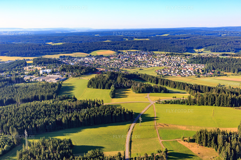 Luftbild: Stadtansicht aus Norden im Ortsteil Saint Georgen im Schwarzwald in St. Georgen im Schwarzwald im Bundesland Baden-Württemberg in Deutschland. Foto: IMG_149174.jpg vom 29.06.2025 durch Werner Riehm/FLY-FOTO.de