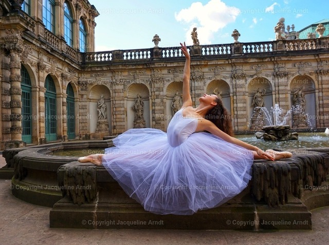 Ballerina  | Fotografie Photography Dresden Photoshooting  Fotoshooting Fotografin Dresdencity Bilder  Foto Dresdenvideos Kalender Postkarten Bilderdownload Portrait Hochzeitsfotografie Familienfotos Bewerbungsbilder Studiofotografie Fotograf Dresdenbilder Business - Realisiert mit Pictrs.com