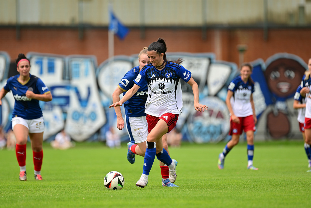 Fußball I Frauen I Saison 2025-2026 I Testspiel I Hamburger SV - Holstein Kiel | Vildan Kardesler (7, Hamburger SV) - Realisiert mit Pictrs.com