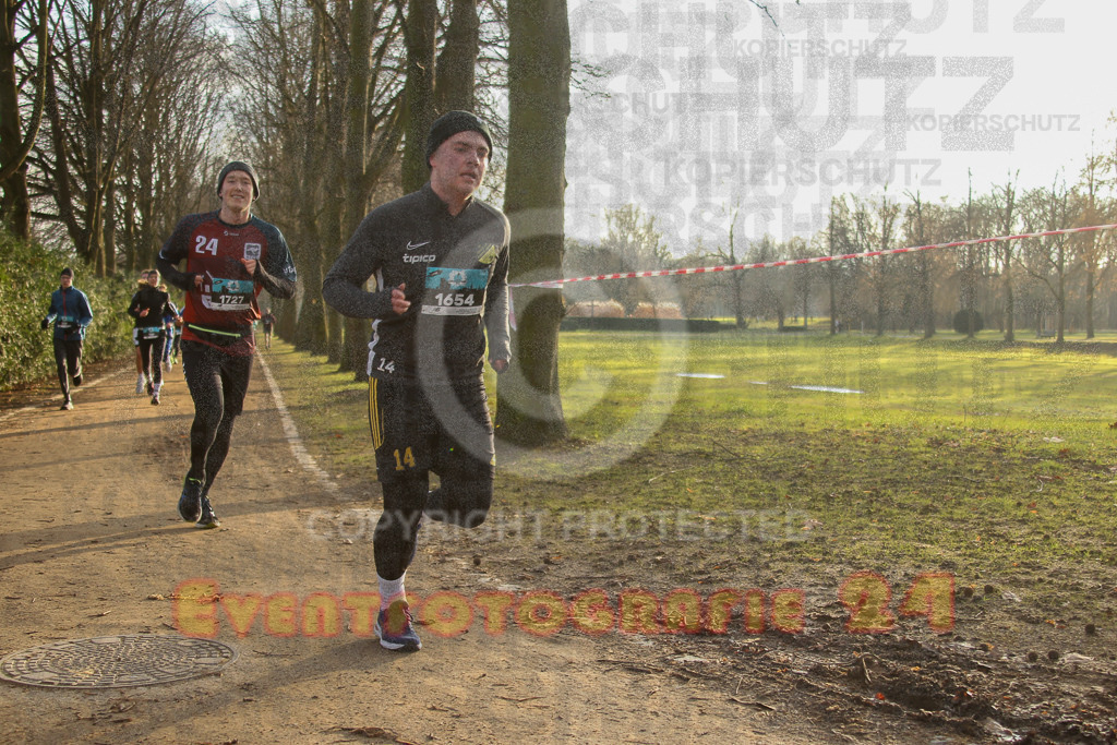 241231_1017_EV4_3657 | Sportfotografie im Rhein-Sieg Kreis, Köln, Bonn, NRW, Rheinland Pfalz, Hessen, etc. Unser Tätigkeitsfeld umfasst den Laufsport vom Volkslauf über den Marathon, Duathlon, Triathon bis zum Ultralauf wie Kölnpfad Ultra oder Schindertrail.