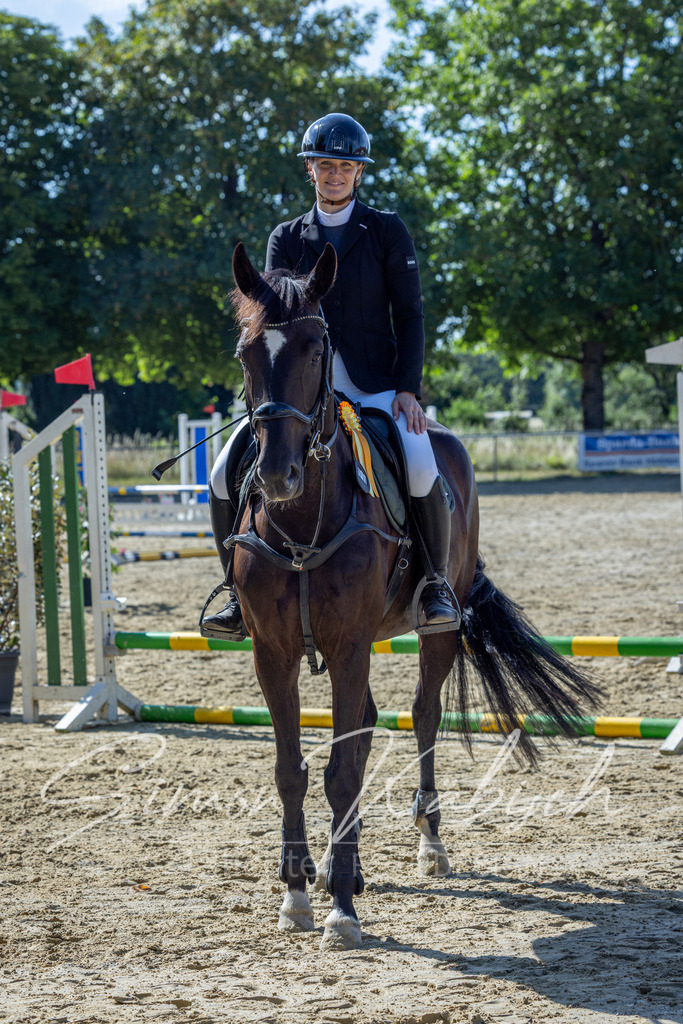 20260704-_3LI7331 | Tierfotografie Pferde, Hunde, Katzen, Haustiere.
Turnierfotografie Reitturniere, Reiten, Springreiten, Dressur in Hanau, dem Main-Kinzig-Kreis und dem Rhein-Main- Gebiet um Frankfurt
