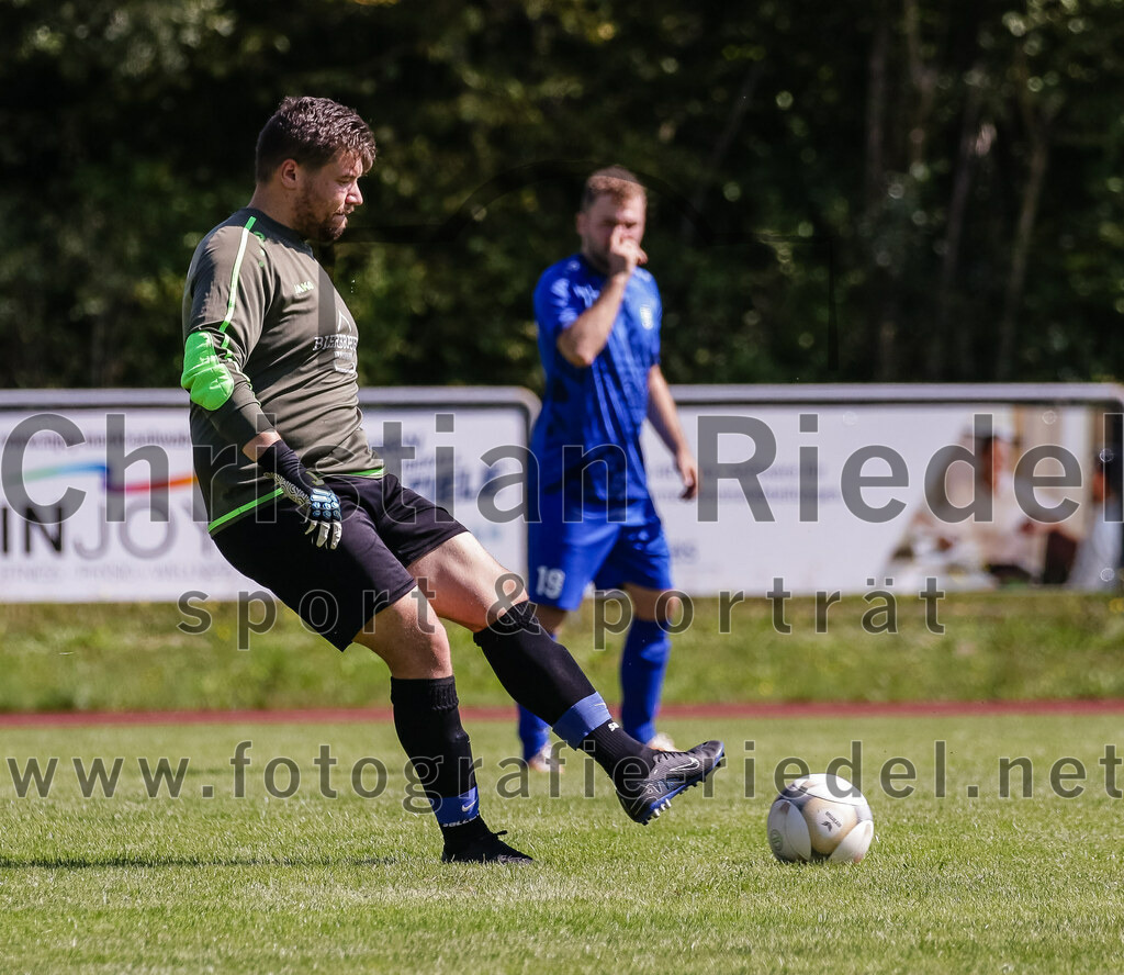 2023-09-02_042_SG_Markt_Schwaben_gegen_TSV_Hohenbrunn | Markt Schwaben, Deutschland, 02.09.2023:
Fußball, Kreisklasse 2023 / 2024, 3. Spieltag, (SG) Markt Schwaben gegen TSV Hohenbrunn, Endergebnis: 2:0

Torwart Calvin Weinert (TSV Hohenbrunn, #1)

Foto: Christian Riedel / fotografie-riedel.net
