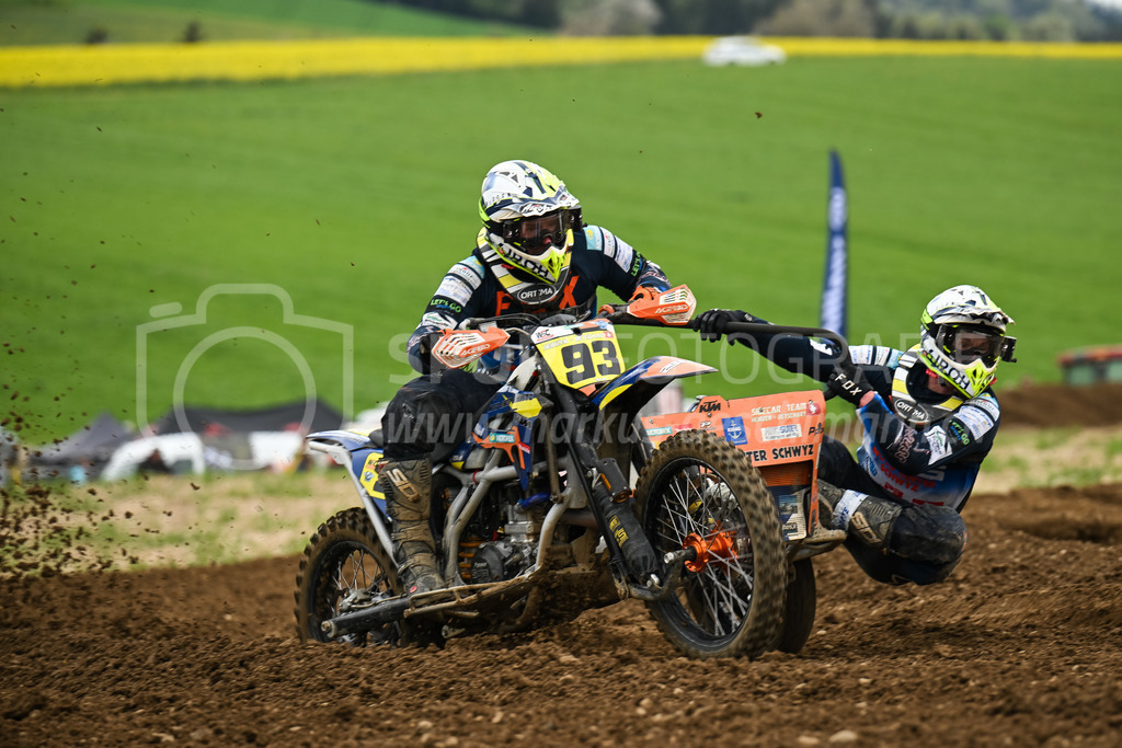 Motocross Schlatt bei Winterthur - 30. April 2023 | #93 Heinzer Marco / Betschart Ruedi aus Illgau (CH) in der Kategorie Seitenwagen am Motocross Schlatt bei Winterthur, 30. April 2023. 
Instagram: @mx_schlatt | @mc_wila | @sam_schweiz
Bild: Sportfotografie Markus Aeschimann | www.markus-aeschimann.ch - Realisiert mit Pictrs.com