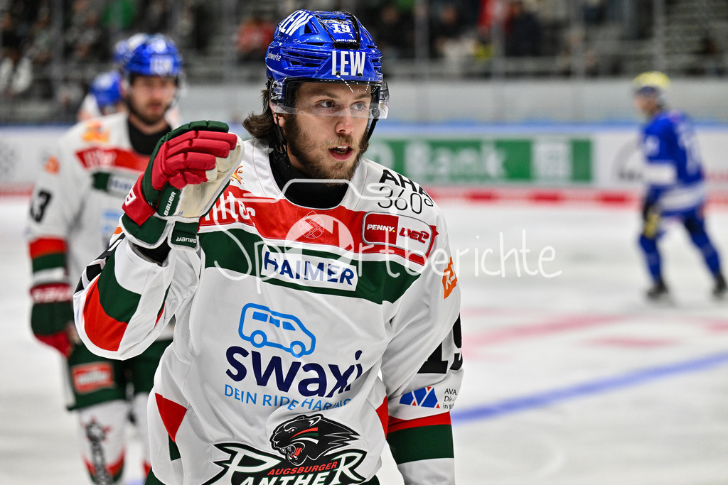 Augsburger Panther - EC VSV | Jubel nach dem 1-0 durch Riley DAMIANI (Augsburger Panther #19) / Freude / Happy / torschuetze