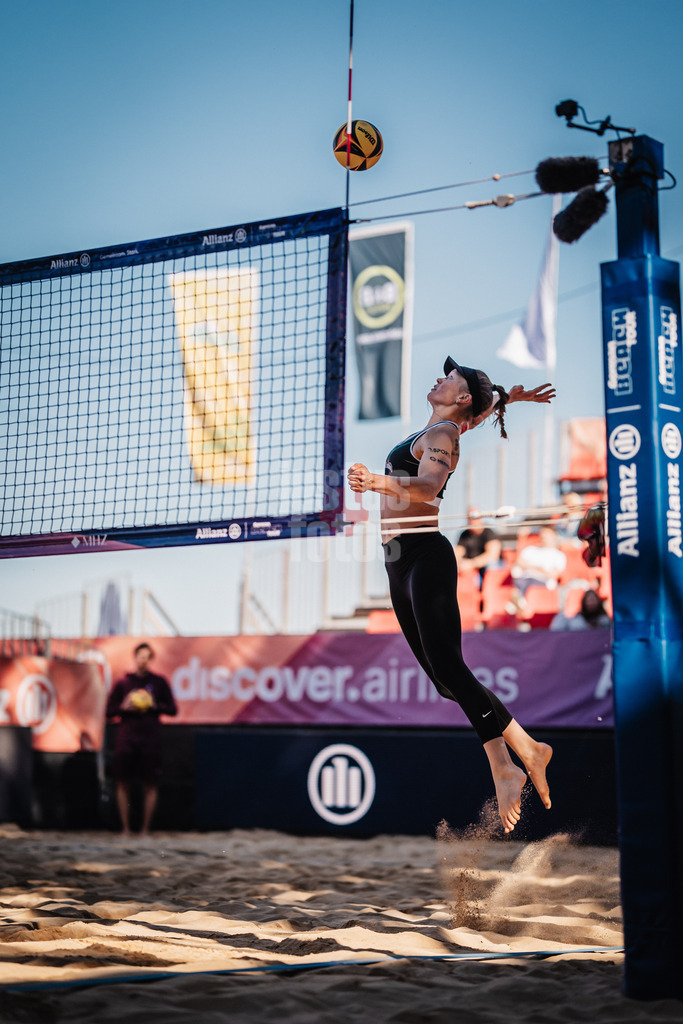Beachvolleyball | Frauen | Allianz German Beach Tour 2025 | Tourstop Düsseldorf | 09.05.2025 | Lea Sophie Kunst beim Angriff