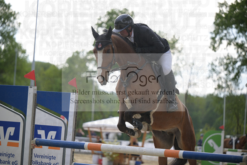DOS_2869 | Entdecke hochwertige Reitturnierfotos von Foto Oger. Professionell, emotional und authentisch – jetzt Lieblingsmomente im Shop bestellen.Deutschlandweite Turnierfotografie. - Realisiert mit Pictrs.com