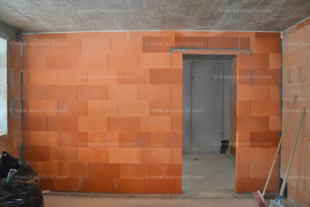 bib-lg07-mauerarbeiten-0206 | Nach LV-Leistungsgruppen sortierte Detailfotos über den Bau eines Hauses. Alle Hausbau-Bilder direkt vom Urheber und Autor der Website Haus-Selber-Bauen.com