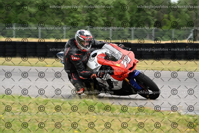 25bt02-0738 | markuskiefer.com - Realisiert mit Pictrs.com