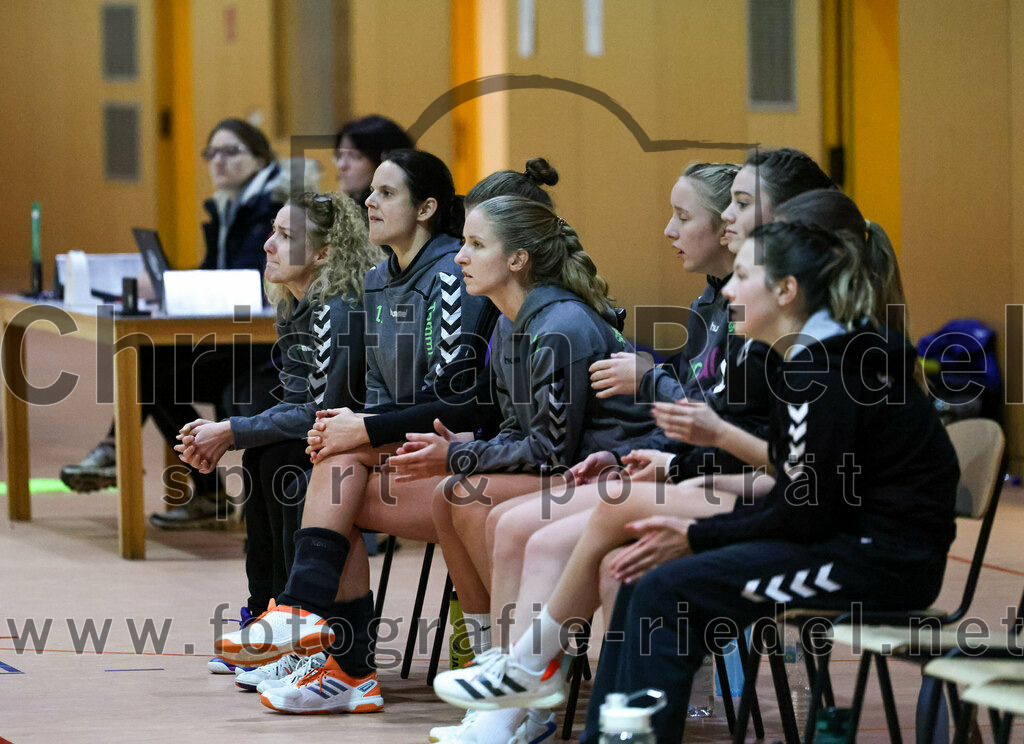 2022-11-12_062_SpVgg_Altenerding_II_gegen_SC_Kirchdorf | Erding, Deutschland, 12.11.2022:
Handball, Bezirksliga Frauen Altbayern 2022 / 2023, 5. Spieltag, SpVgg Altenerding II gegen SC Kirchdorf, Endergebnis: 24:19

Trainerin Nicole Steinbrecher (SpVgg Altenerding), Trainerin Kati Gottschalk (SpVgg Altenerding)

Foto: Christian Riedel / fotografie-riedel.net